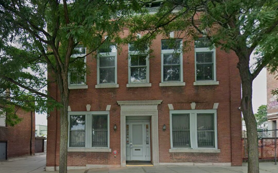 260 College St